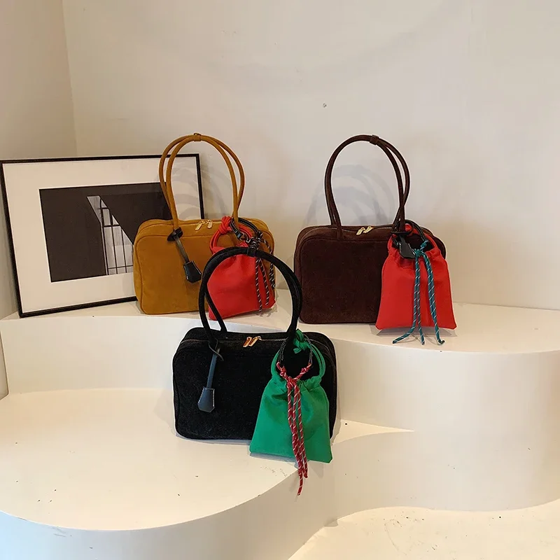 Bolsos de hombro LEFTSIDE NUBUCK, bolso de mano para mujer, nueva tendencia de invierno Y2K, bolsos y monederos de diseño de moda coreana 2024