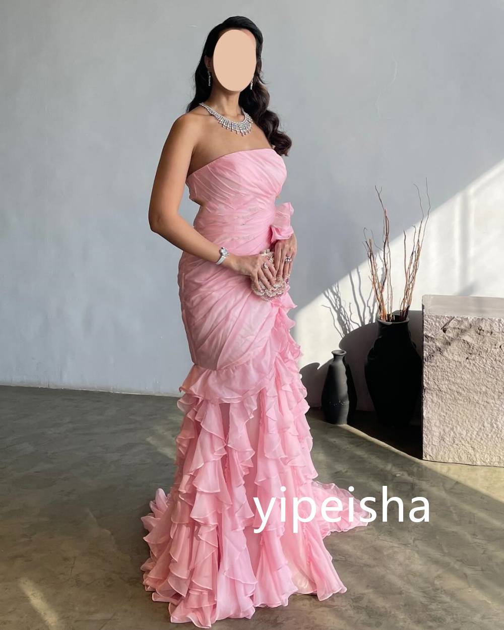 ที่กําหนดเองสไตล์โมเดิร์นชีฟองจีบ Mermaid Strapless ชุดเดรสยาว Homecoming Pastoral Unisex สไตล์จีนอย่างเป็นทางการ Casu