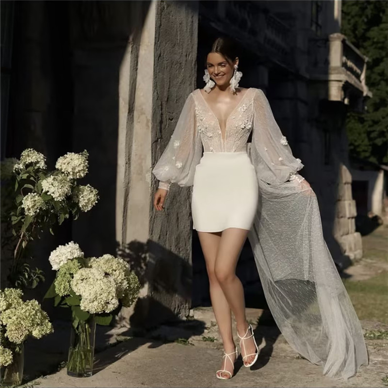 Maßgeschneidertes modernes Mini-Tüll-Hochzeitskleid, Illusion, lange Ärmel, Applikationen, sexy Brautkleid mit tiefem V-Ausschnitt, einfacher Sweep-Zug 2025,