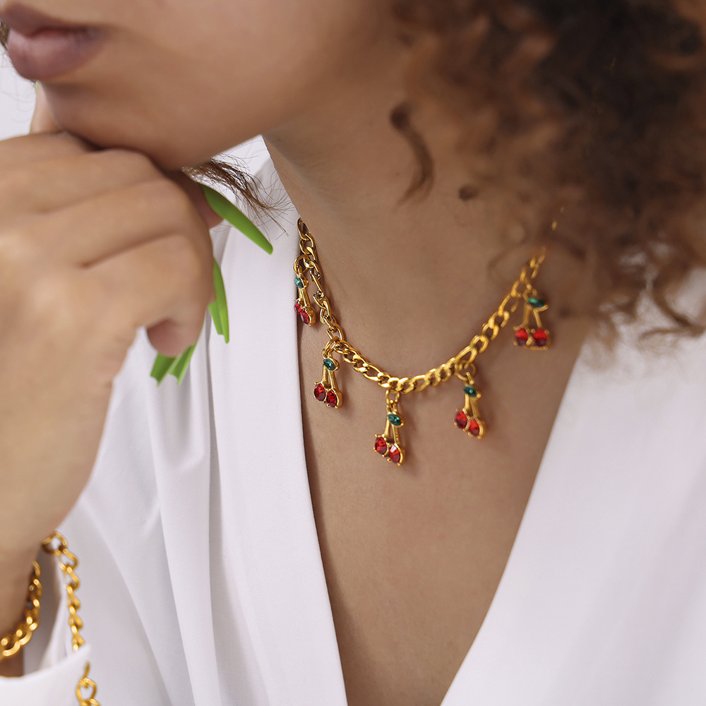 Colar e pulseira de joias cereja de aço inoxidável 2025 para mulheres gargantilhas da moda feitas à mão com strass de vidro