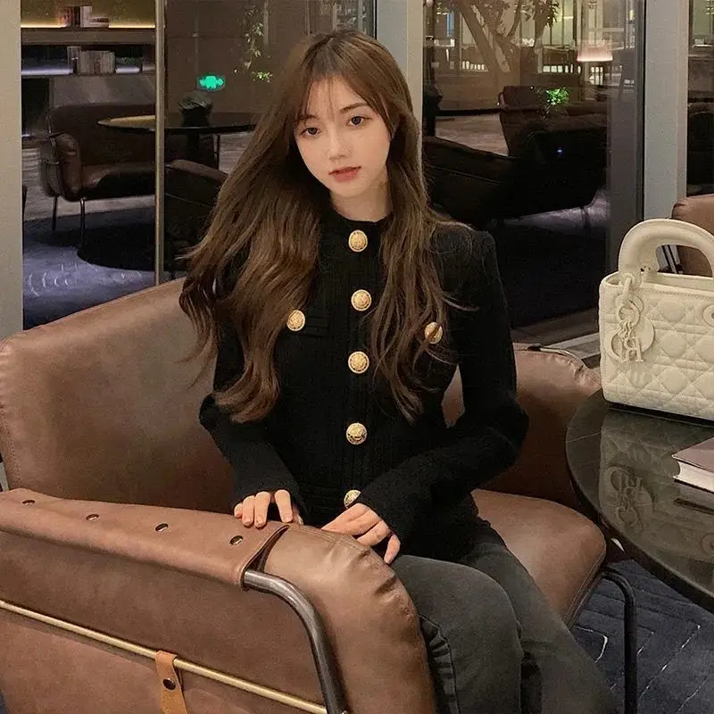 Korobov Elegant OLแขนยาวOคอเสื้อกันหนาวผู้หญิง 2022 ใหม่ฤดูใบไม้ร่วงฤดูหนาวปุ่มเกาหลีแฟชั่นCroppedเสื้อสเวตเตอร์ถักSuéteres
