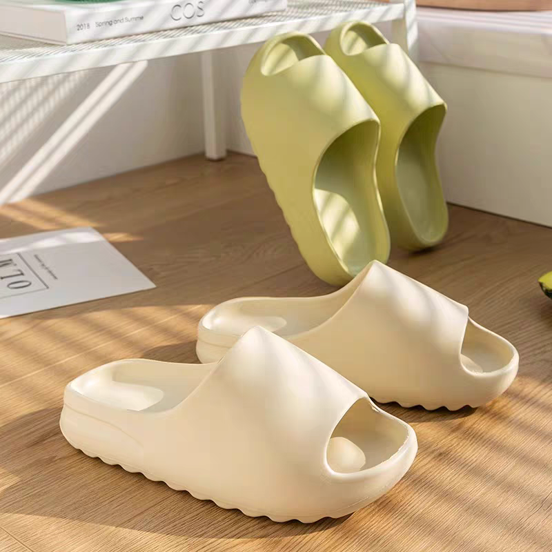 Pantofole da donna alla moda Pantofole da bagno estive piatte leggere in EVA per la casa Comfort Massaggio Coppie Scivoli da interno Scarpe da doccia