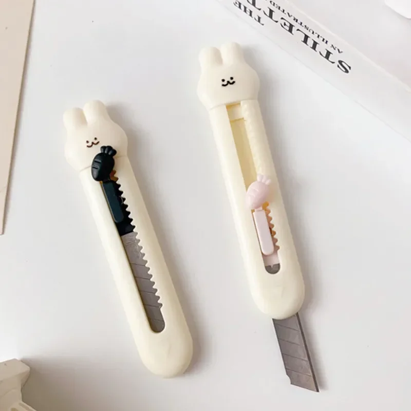 1 Pc Mini Lovely Utility มีดคาวาอิ Piggy กระต่ายเครื่องตัดกล่องน่ารักเครื่องเขียนมีดพับน่ารักเครื่องตัดกระดาษนักเรียนอุปกรณ์