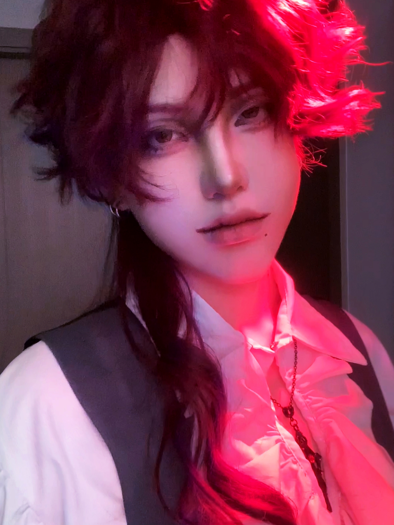 12 Polegada cabelo curto ondulado com 24 Polegada cabelo trançado vinho vermelho perucas sintéticas com bang peruca para homem ou mulher cosplay resistente ao calor
