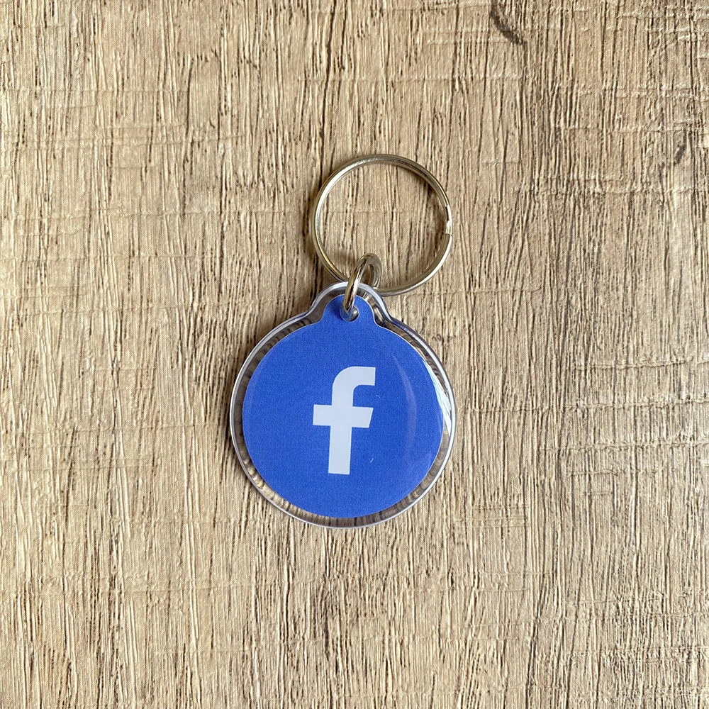 NFC Social Media Tap Business Key Card Instagram WhatsAPP Facebook Snapchat NFC Key Tag Keychains