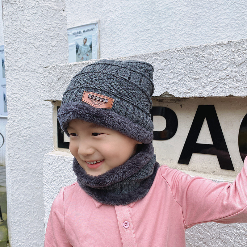 Nuovo cappello lavorato a maglia invernale per bambini più sciarpa calda in velluto berretto di un pezzo berretto di lana addensato protezione per le orecchie delle ragazze cappello a prova di freddo per bambini