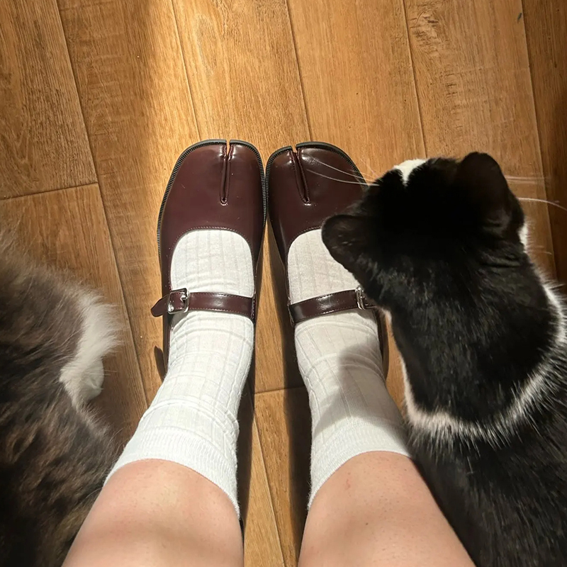 IPPEUM Туфли таби на плоской подошве Туфли с разделенным носком Большие размеры 44, лоферы, коричневые, черные кожаные женские туфли Мэри Джейн