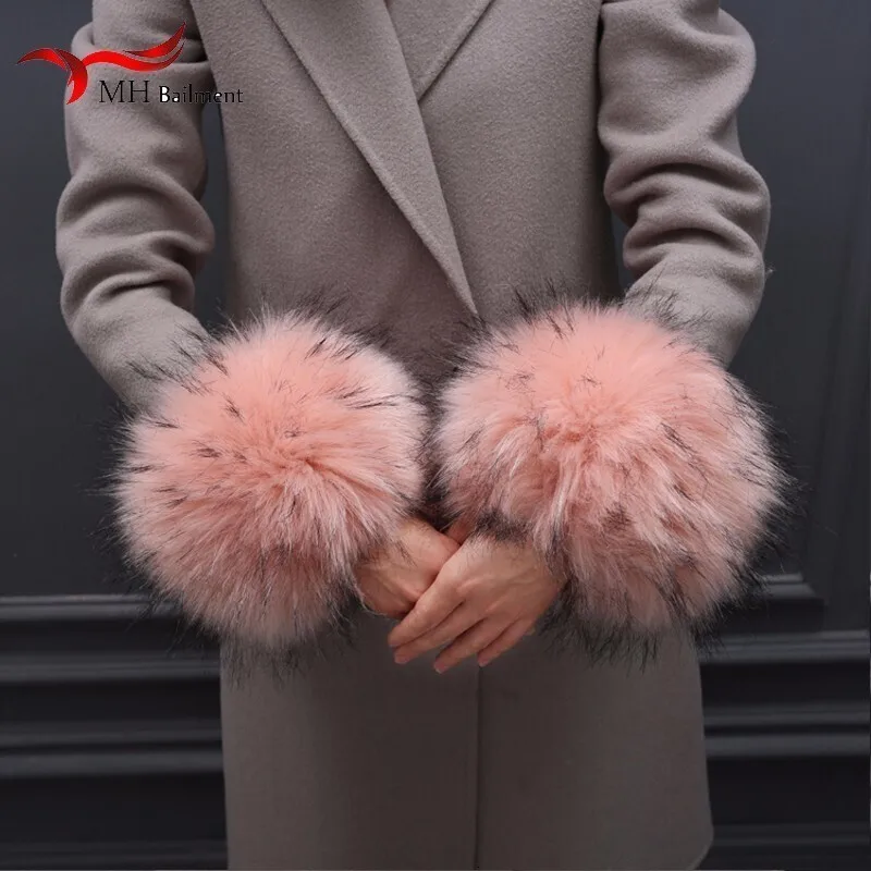 Mới Nữ Gấu Trúc Vòng Tay Kèm Nhẫn Bộ Tự Nhiên Màu Sắc Thực Gấu Trúc Lông Thú Vòng Bít Nữ Phối Tay Bộ Mùa Đông Tay Nữ Tay Cổ Tay ấm