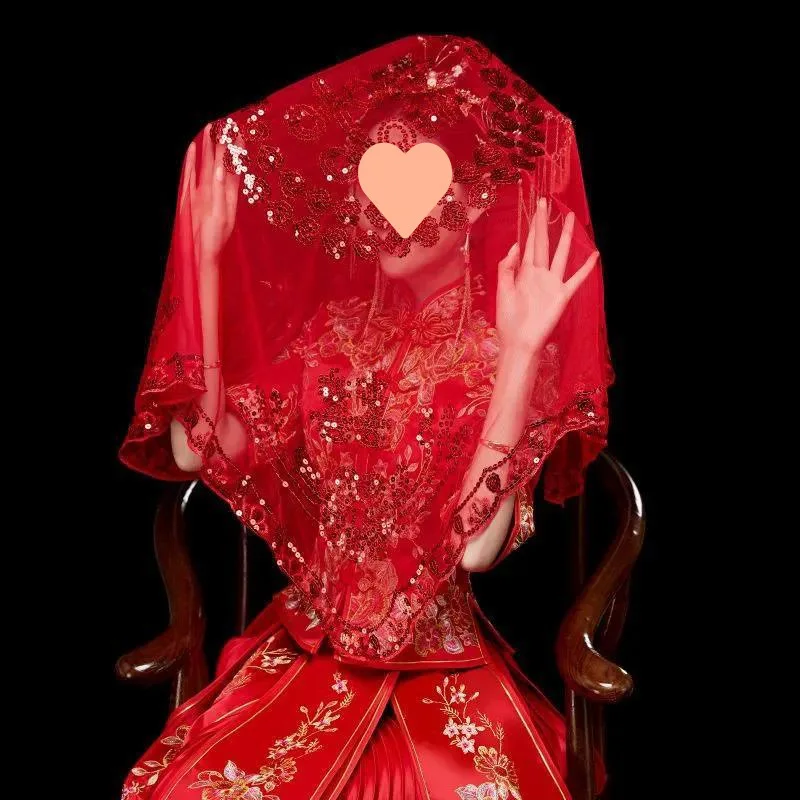 Copricapo da sposa Fiore Abito principale Matrimonio in stile cinese Xiuhe Copricapo rosso Velo semitrasparente Accessori Hijab Retro
