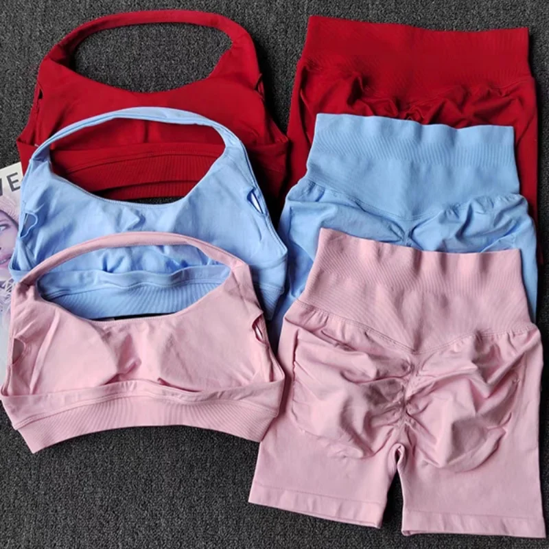2 個ヨガスーツ女性のためのシームレスなフィットネスジム服ホルタースポーツブラマッチングインパクトショーツワークアウトセットジムセット衣装