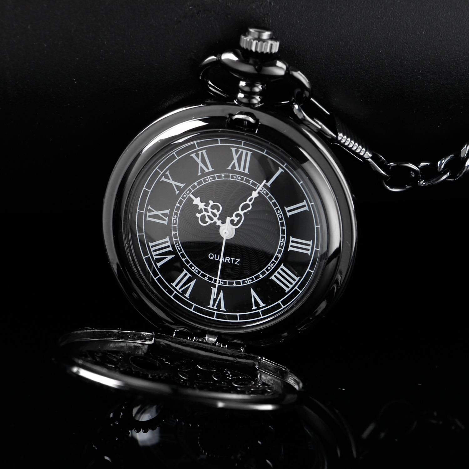 Reloj de bolsillo de cuarzo hueco Vintage para hombres y mujeres, acero Steampunk, engranaje negro, COLLAR COLGANTE, cadena de reloj, CF1036