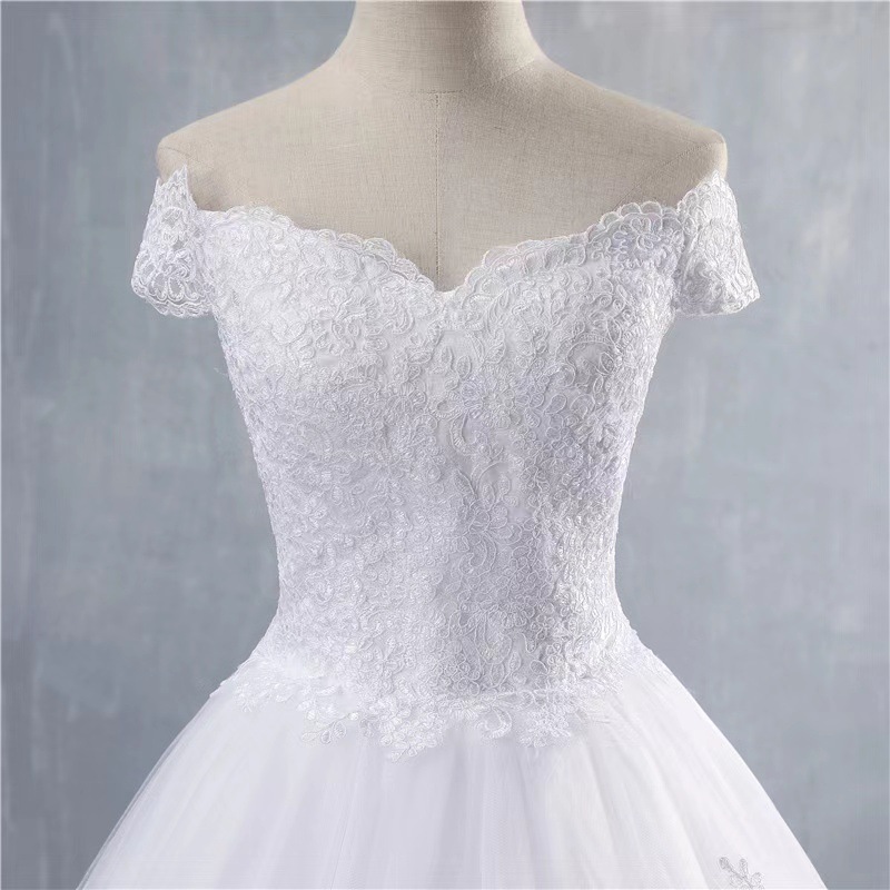 Dostosowane białe suknie ślubne dla kobiet Koronkowe aplikacje na ramiączkach Suknie ślubne Formalne Vestido De Noiva robe de mariée