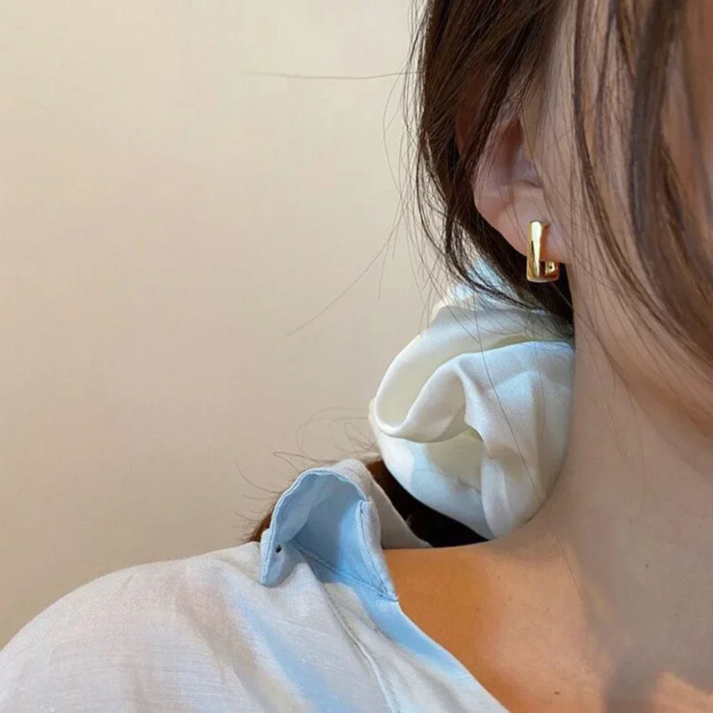 SUMENG ใหม่ U-Shaped Square Hoop ต่างหูสําหรับผู้หญิงหรูหราต่างหูวงกลมงานแต่งงานความงามแฟชั่นเครื่องประดับ Aretes 2024