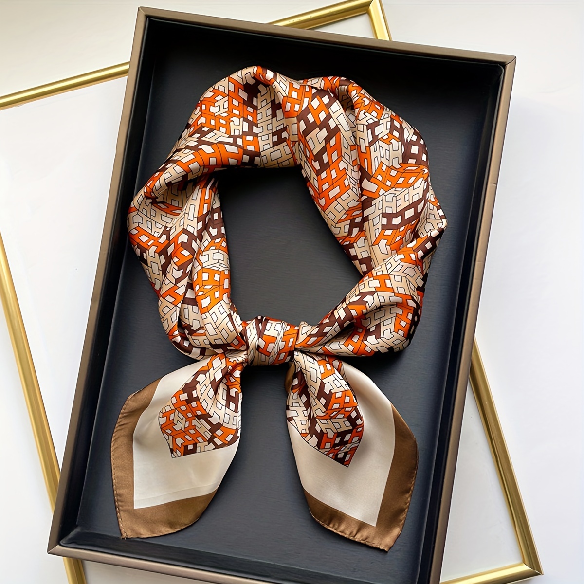 27.56 "paisley impressão pequeno lenço quadrado simulado seda fina pescoço cachecol estilo maduro protetor solar lenço para mulher