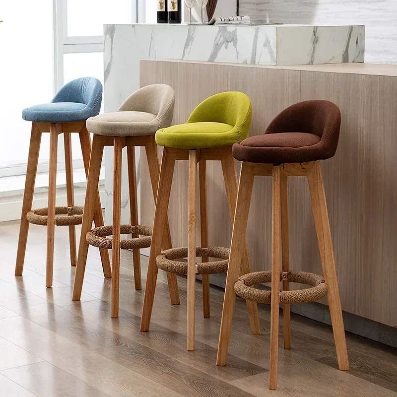 Sedia da bar nordica da 73 cm Sedile da ristorante con piede alto in legno massello Sgabello da bancone dal design rotante Mobili da cucina portanti stabili