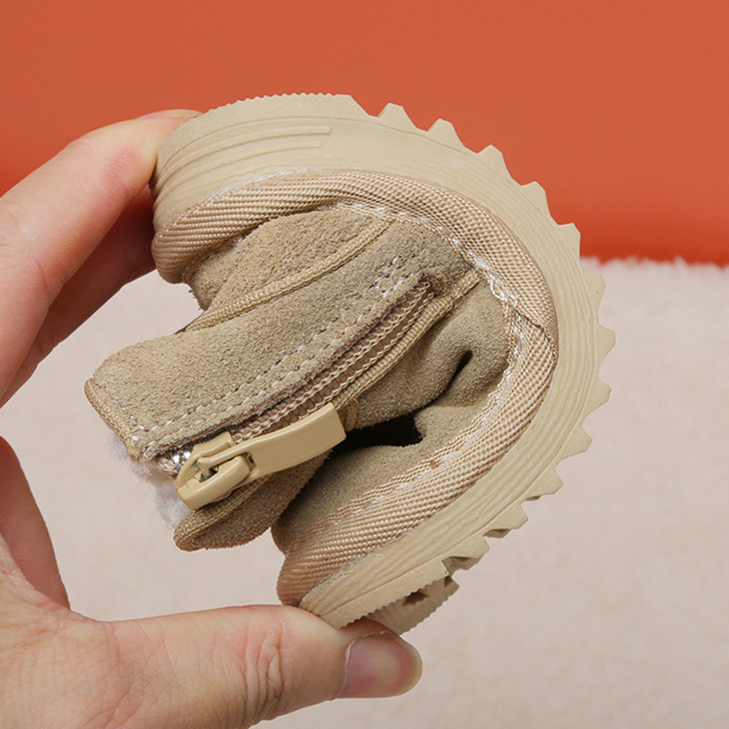 Botas de nieve para bebé, zapatos infantiles de felpa cálidos de cuero con cremallera lateral, suela suave, botas de moda para niños y niñas de 15 a 25, novedad de invierno de 2023