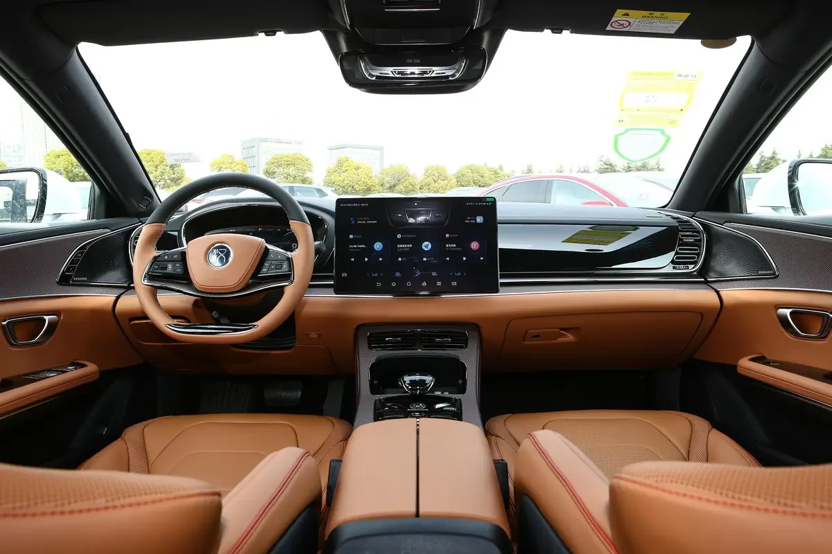 ยานพาหนะ2024รถ SUV ไฟฟ้าสำหรับผู้ใหญ่715กม. AWD BYD Han EV รถใหม่จากประเทศจีน