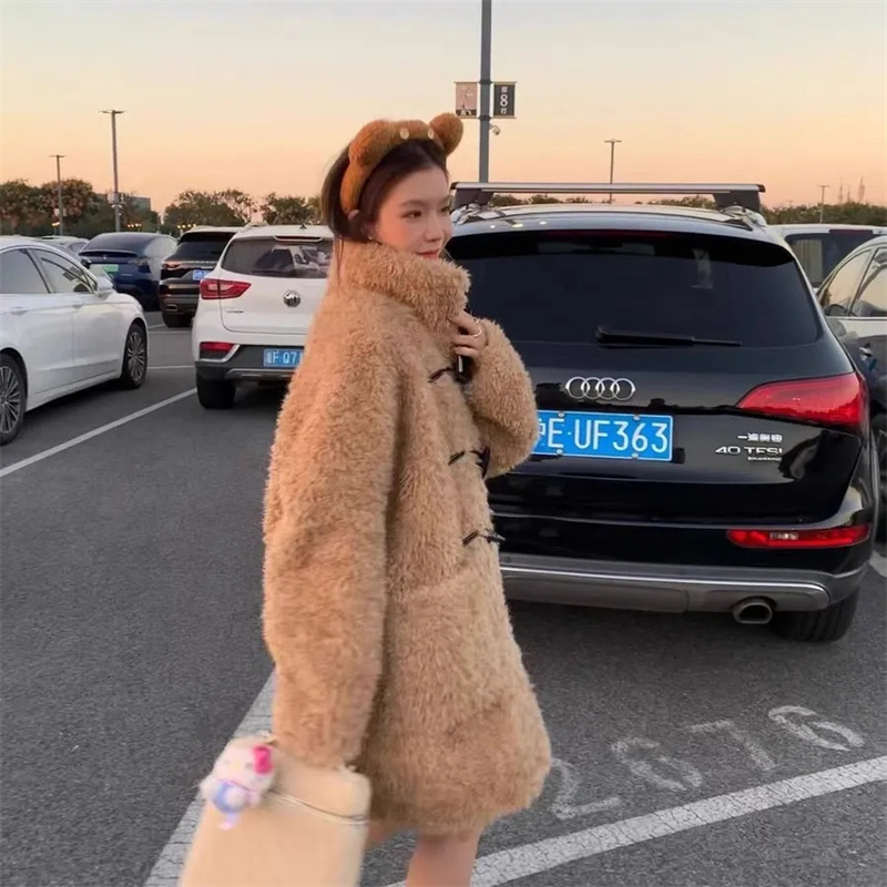 Heygirl 黒兄弟テディププチャオレザーループ牛ホーンバックル暖かいルース模造ラムウールコート女性のためのカーディガンジャケット