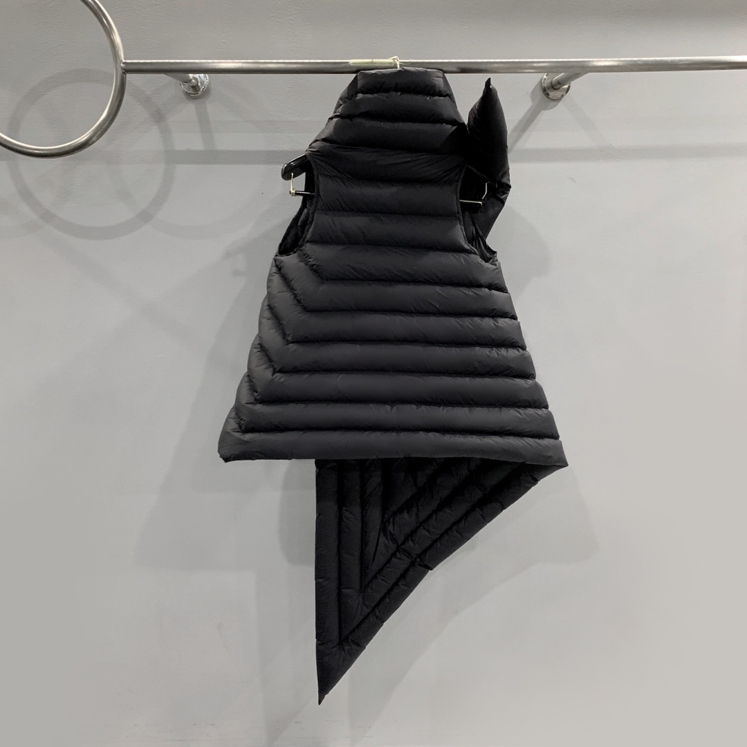 Schwarze asymmetrische Wickel ärmellose Damen Daunen jacke Persönlichkeit schicke übergroße Schal Stil Gänse daunen gepolsterte Damen jacke