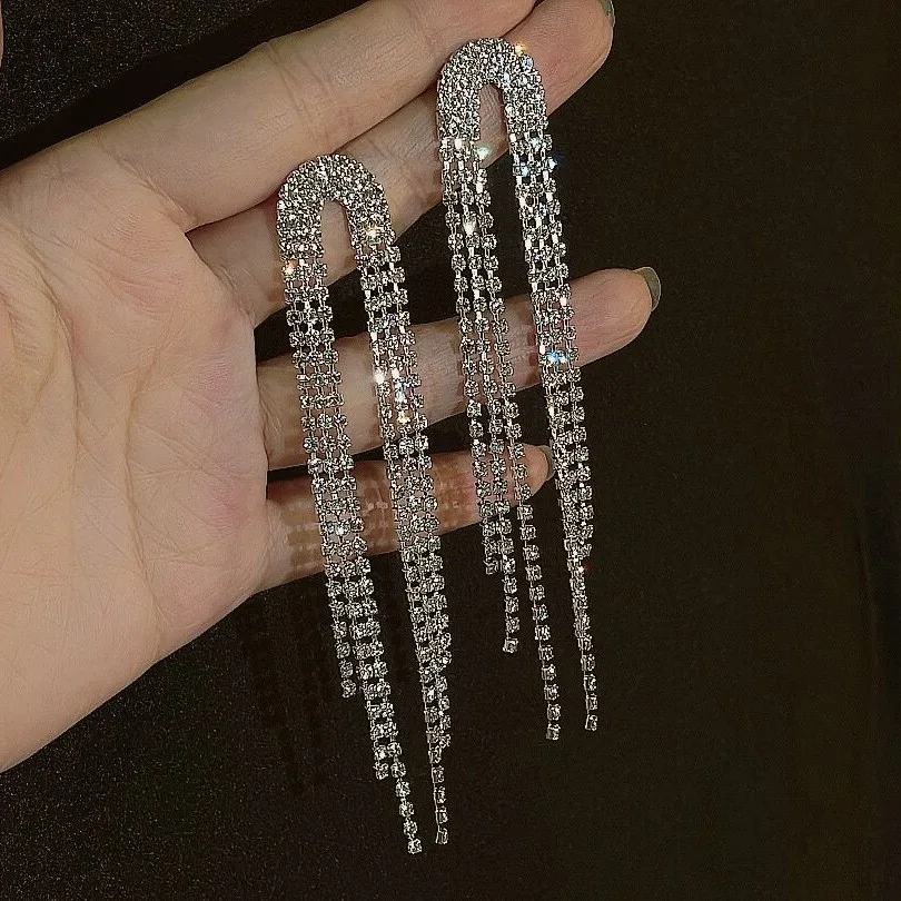 2024 ใหม่ดาวพู่ต่างหูผู้หญิงเกาหลีCharmที่ละเอียดอ่อนRhinestone Dropต่างหูแฟชั่นงานแต่งงานของขวัญเครื่องประดับ
