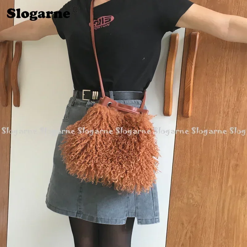 Moda longa pele bolsa de ombro das mulheres 2025 bolsa de pele do falso meninas luxo mongol ovelha peludo sacos bolsa luxo cintura packs