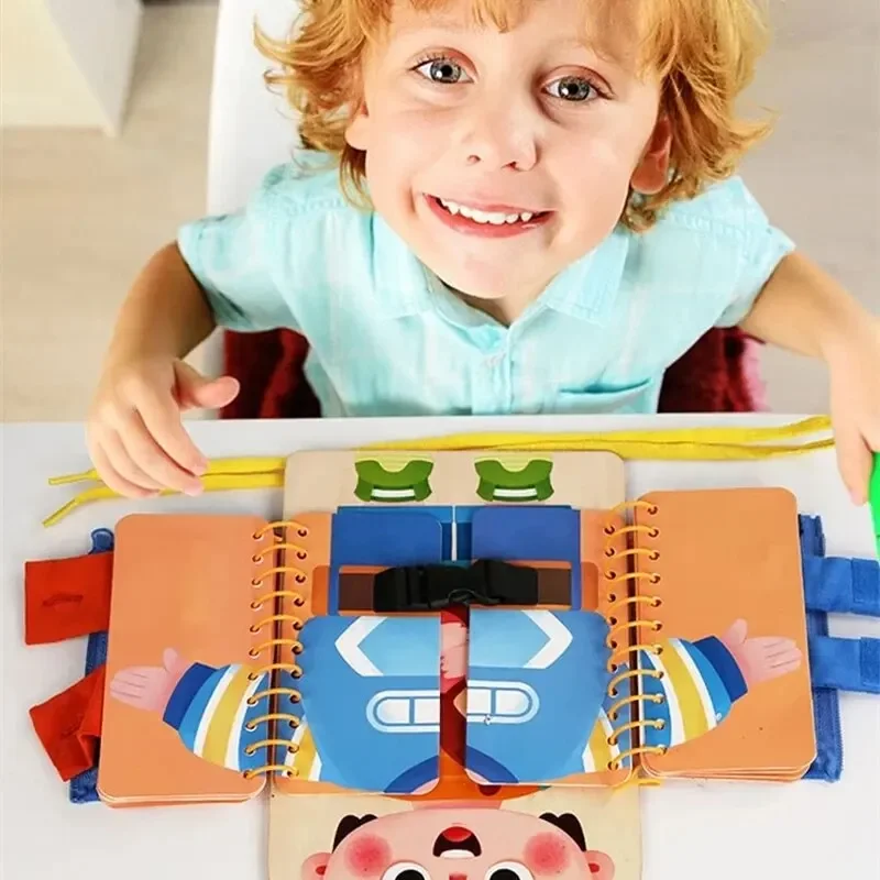 Montessori ของเล่นการศึกษาเด็กทักษะชีวิตผูกเชือกผูกรองเท้าซิปหัวเข็มขัดไม้ Multi-Layer Busy BOARD ปริศนาของขวัญ