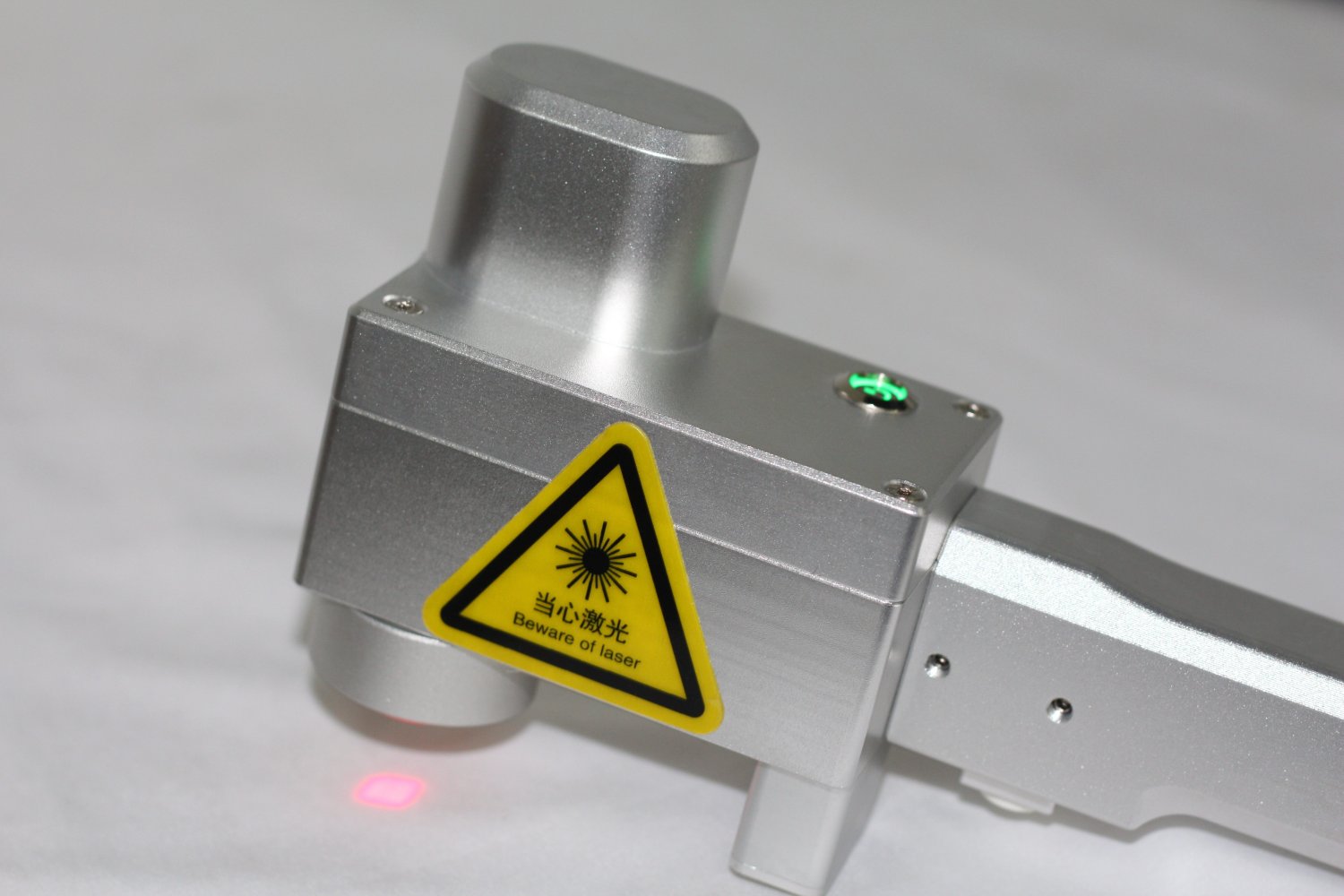 Backpack handheld 50W 100W laser paint stripping machine rust removal paint oil removal pulse laser machine for sale
