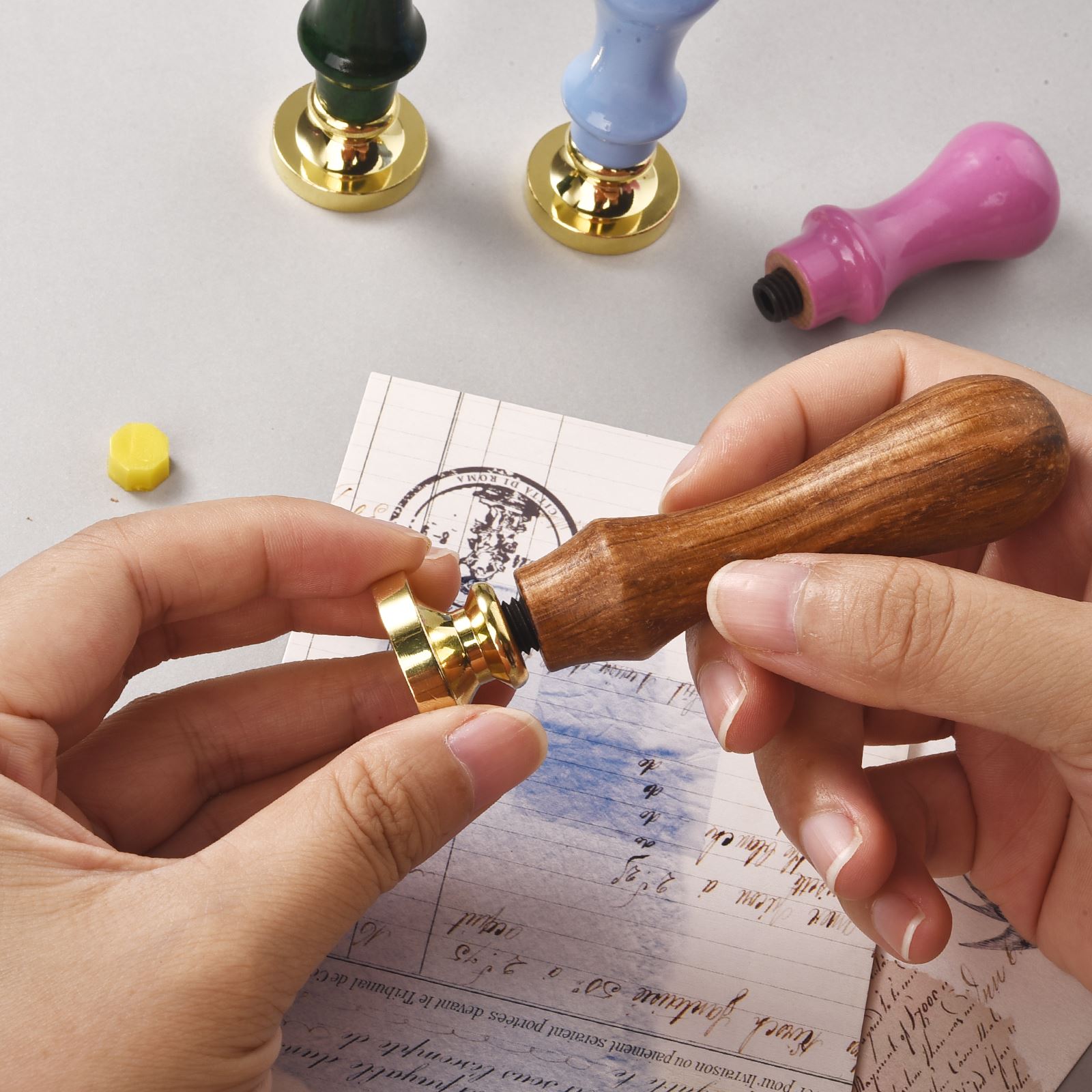 木製ハンドル付きレトロワックスシールスタンプ、アンティークメタル、シーリングハンドル、結婚式の招待状、DIYギフト、手作りアートクラフト