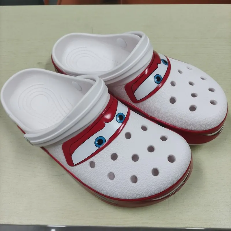 Mcqueens pixar dos desenhos animados sólido à prova dwaterproof água chinelos ao ar livre sandálias de areia casual respirável tornozelo-envoltório eva sapatos adultos presente