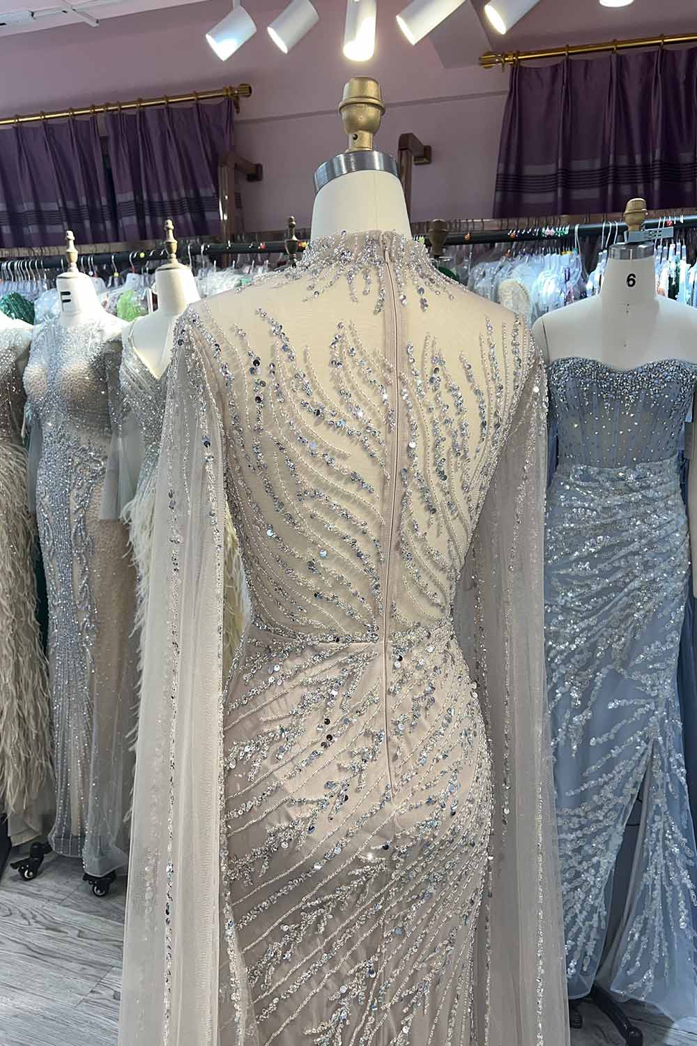 YQLNNE luxe nu cristaux faits à la main robe de soirée avec manches longue sirène col haut Tulle perlé robes formelles 049