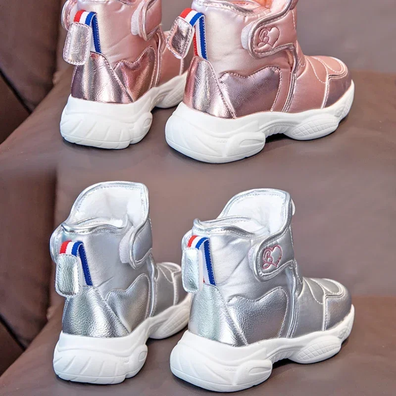 Botas de algodão de fundo grosso para crianças, confortável, antiescorregadio, casual, na moda, sapatos quentes, elegante, novo, inverno, 2024