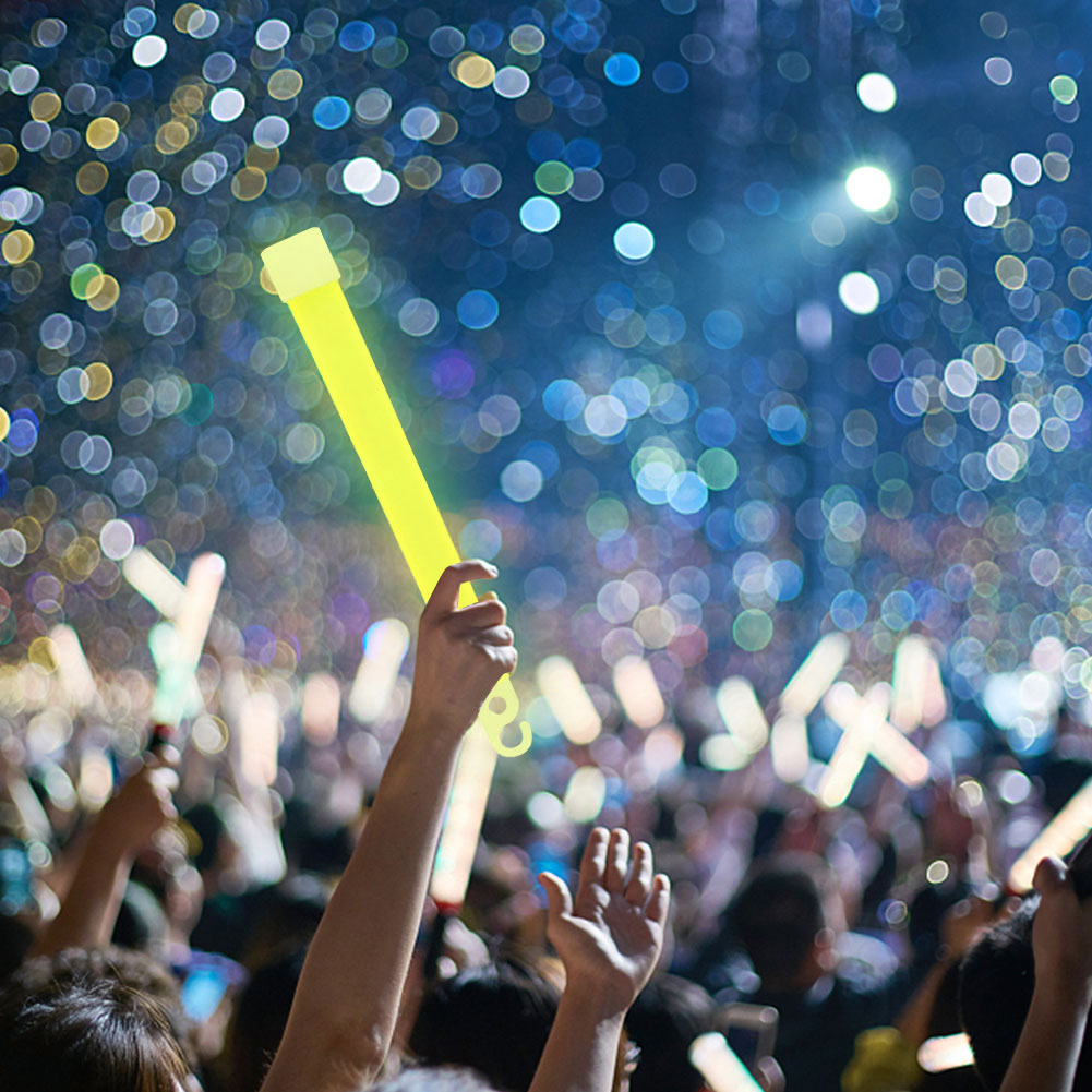 1-50pcs Bastões Brilhantes com Gancho Luz de Fluorescência de 6 polegadas para Caminhadas Acampamento Ao Ar Livre Bastões de Luz de Festa de Concerto de Emergência