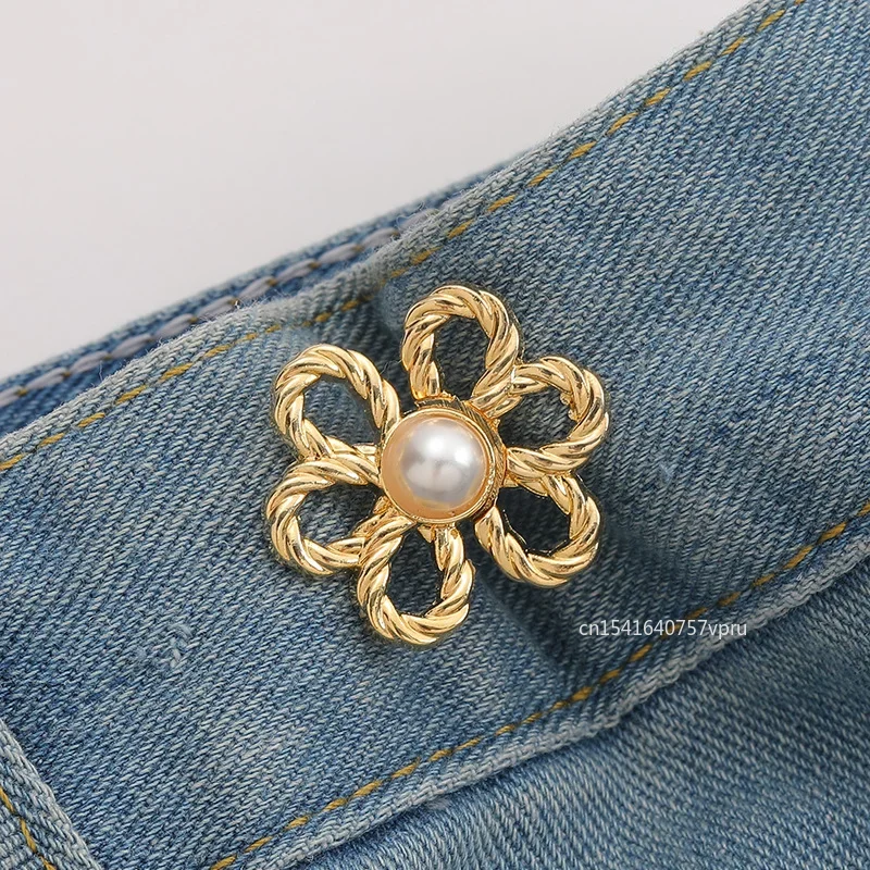 Waist Metal Flower Adjustable Tighten Invisibility Decoration Couple Buckles Pants Skirts Size Change From Large To Small