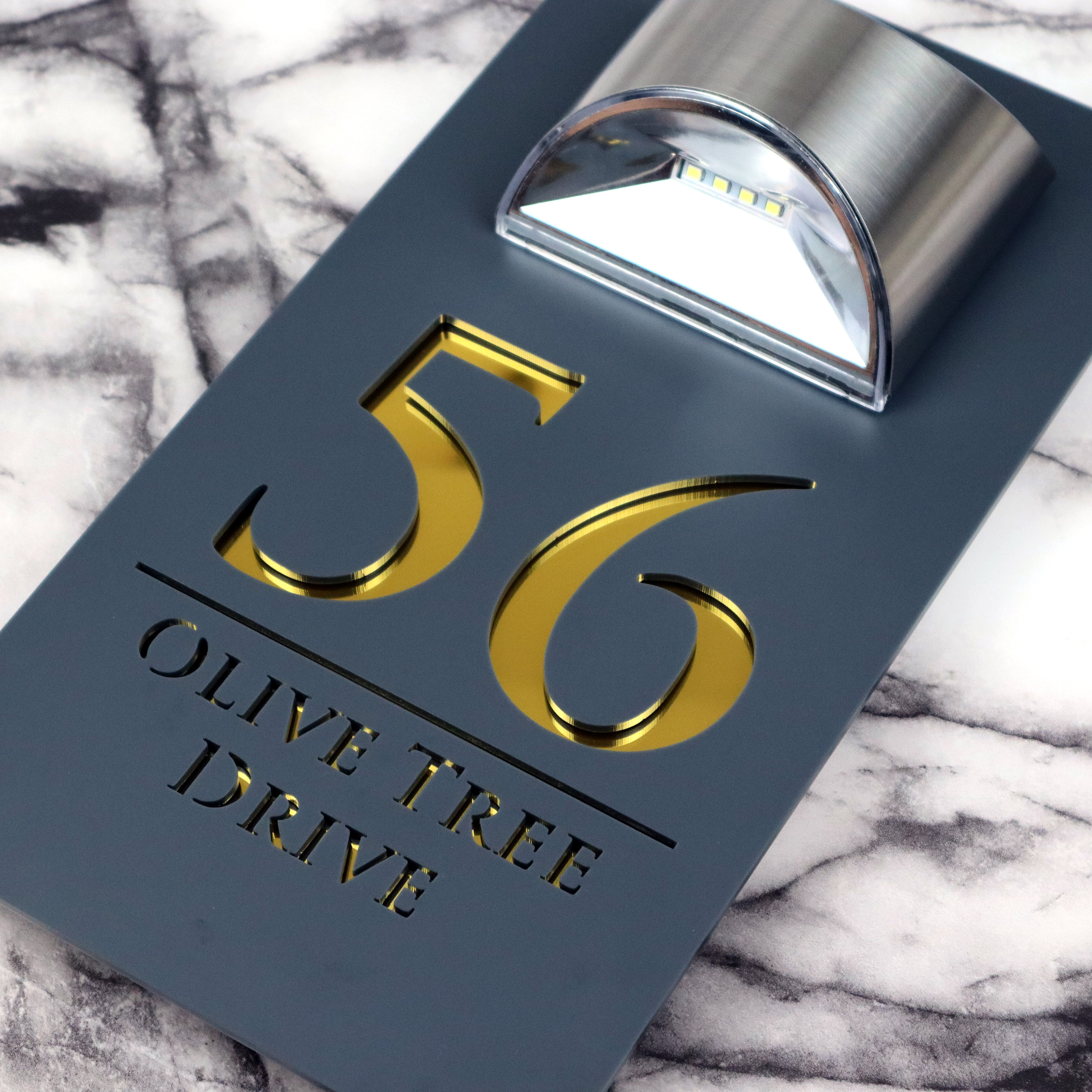 Персонализированная вывеска на солнечной батарее, вывеска с номером дома, уличная табличка со светодиодной подсветкой, светодиодная табличка с именем семьи, дверная лазерная резка, акрил