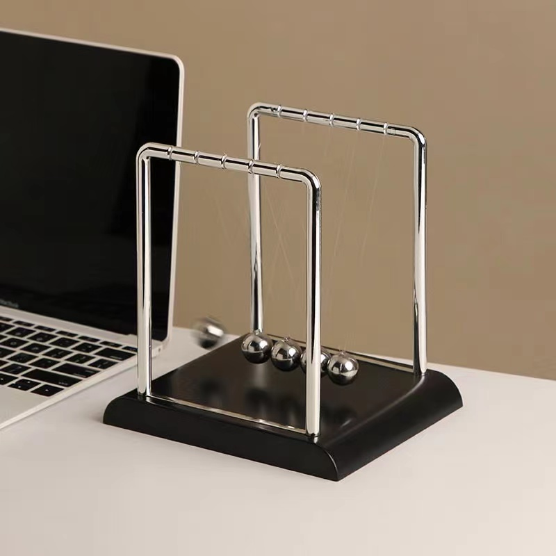 Sfere di equilibrio a pendolo di Newton: elegante arredamento da scrivania e giocattolo dinamico educativo per ufficio e casa