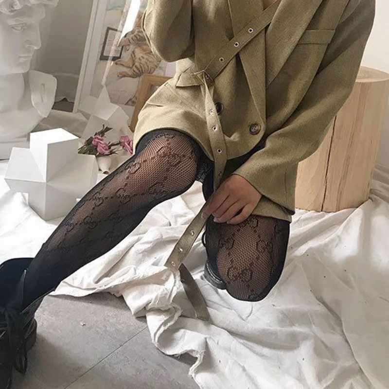 1 par de calcetines de rejilla Jk de seda negra con flores para mujer, calcetines pequeños G con parte inferior de luna blanca, pantalones de red finos y sexis de mariposa a la moda