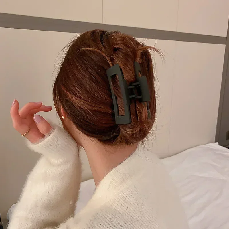 Acrílico fosco geométrico quadrado oco garras de cabelo para mulheres simples versátil premium ao ar livre esportes tubarão clipes acessórios