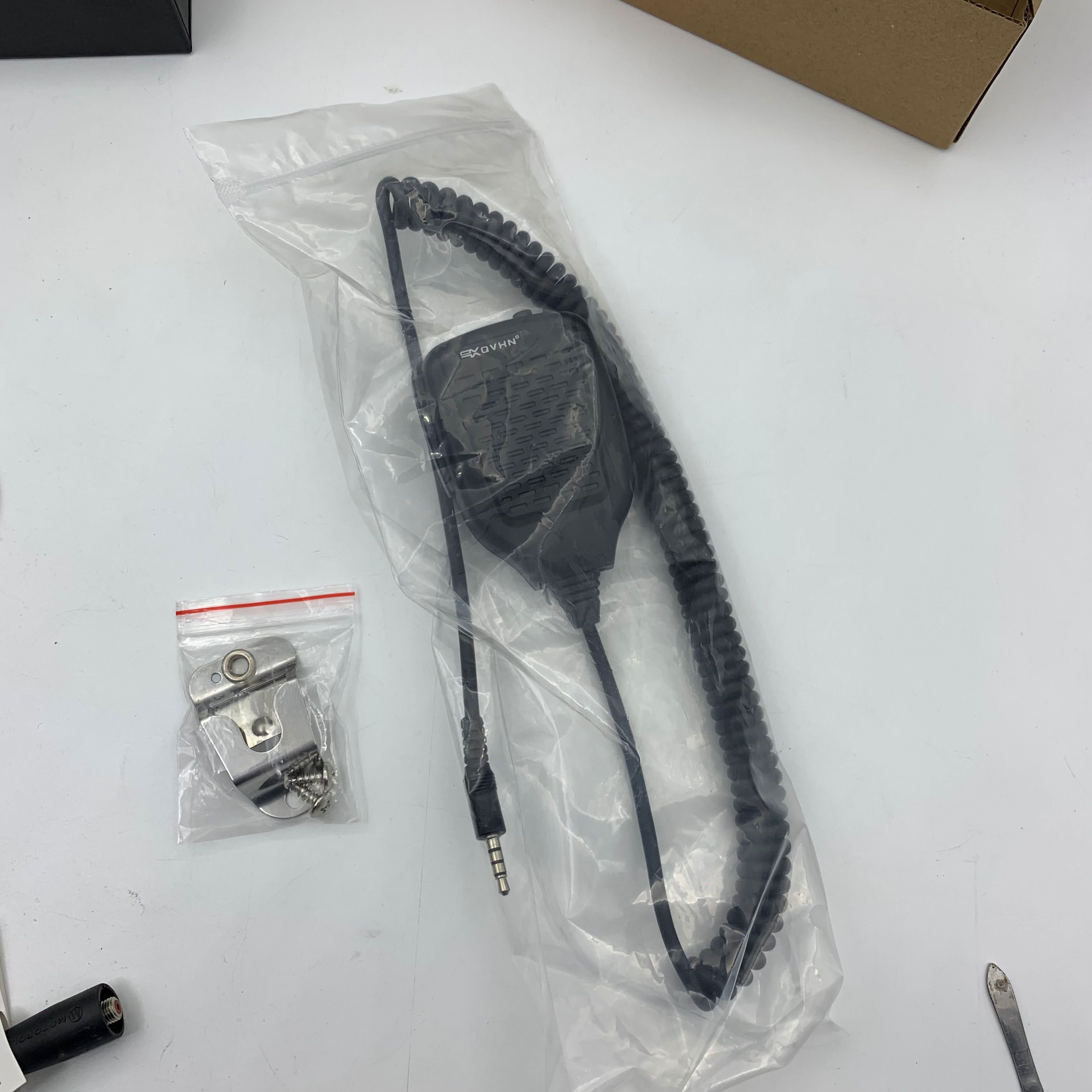 3.5mm Jack Plug  PTT Handheld and Shoulder Speaker  Microphone for zello radio