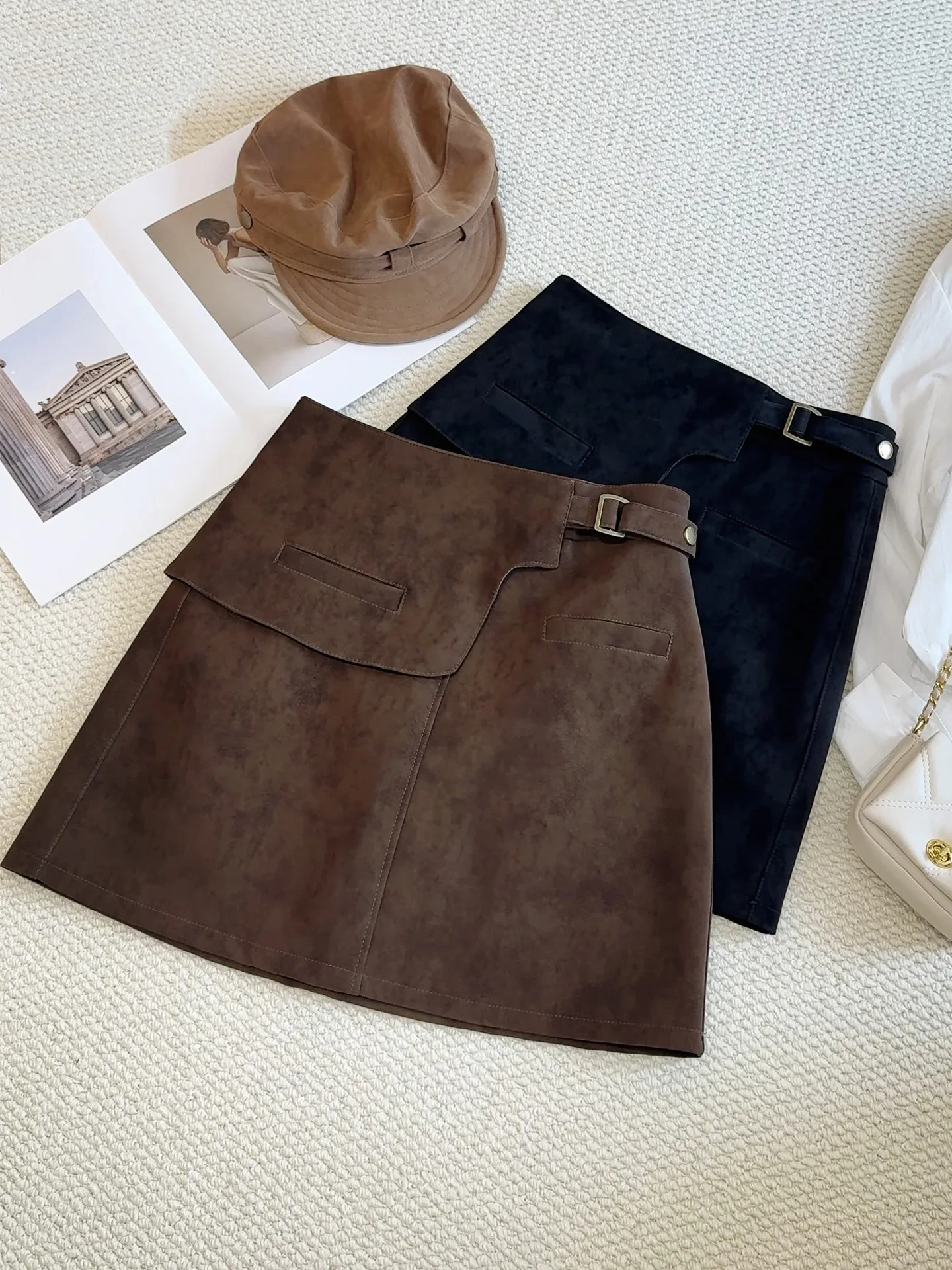 Fashionable and stylish suede skirt for women in autumn, versatile and slimming short style, hip hugging skirt, mini skirt