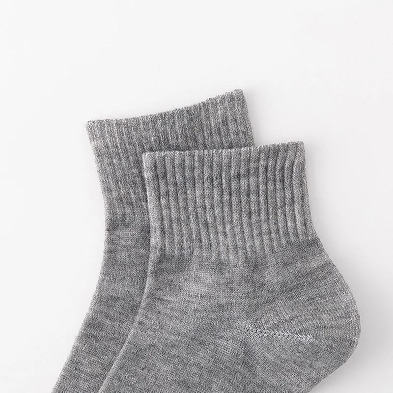 5 par/set de calcetines de Color sólido para hombre, calcetines de negocios blancos y negros, calcetines cortos deportivos transpirables informales de otoño para hombre