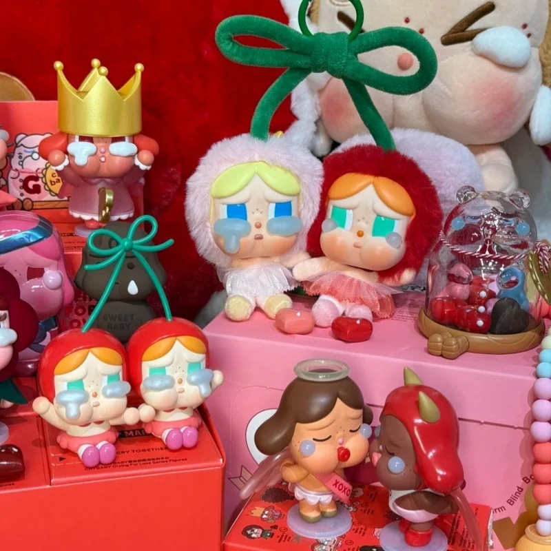 Genuine Crybaby Crying For Love Series Action Figures Toys Trendy Fashion Cartoon Crybaby Model Dolls Valentine'S Day Toy Gift