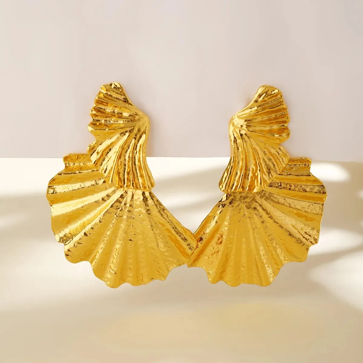 อินเทรนด์คลาสสิก Ginkgo Leaf จี้ต่างหูผู้หญิงเกินจริงไม่สม่ําเสมอ Big Dangle ต่างหูจัดเลี้ยงเครื่องประดับอุปกรณ์เสริม