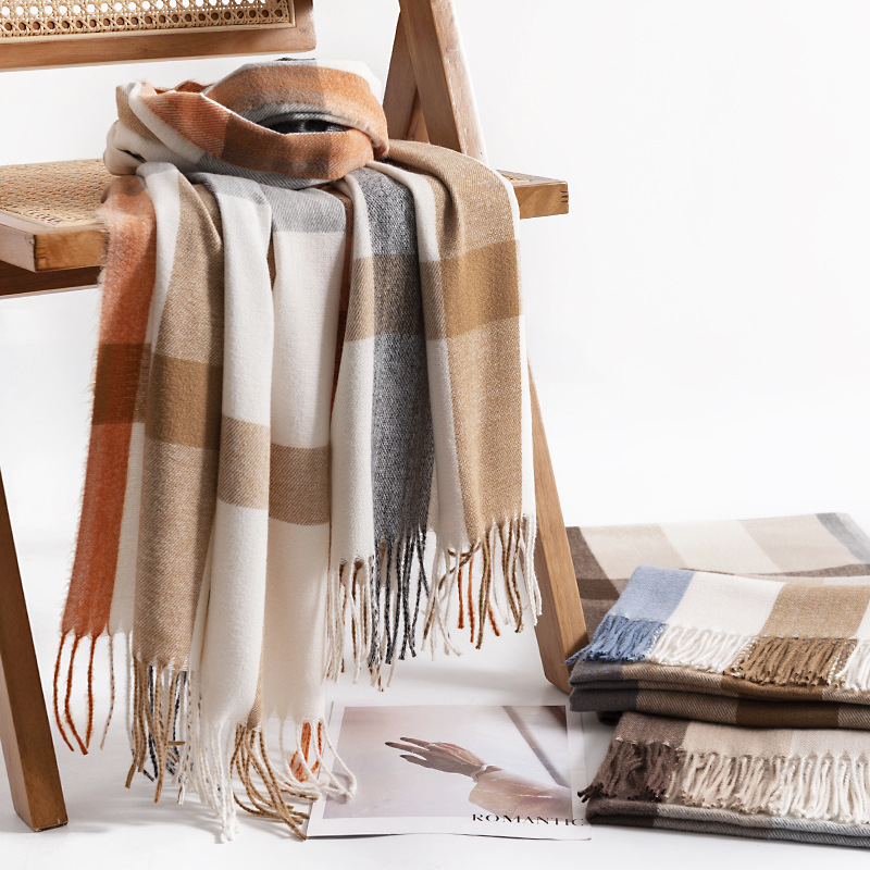 Neue Plaid Schal Frauen Süße Wind Warme Lätzchen Mode Im Freien Reise Schal Herbst Winter Imitation Kaschmir Schal 24W044