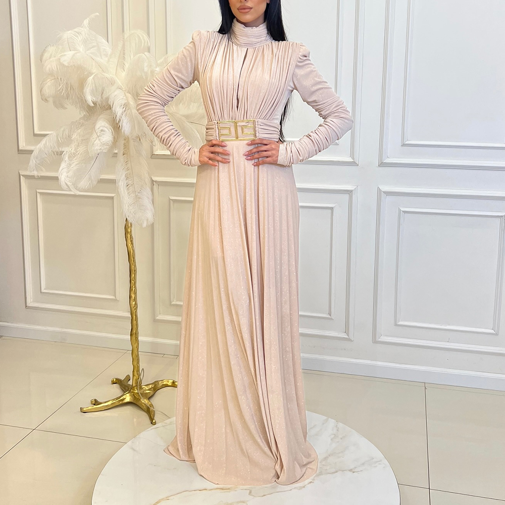 ที่กําหนดเองหรูหราและทันสมัยคอสูงซาตินชุดราตรี A-Line แขนยาวตัดจีบ Draped Celebrity Gowns