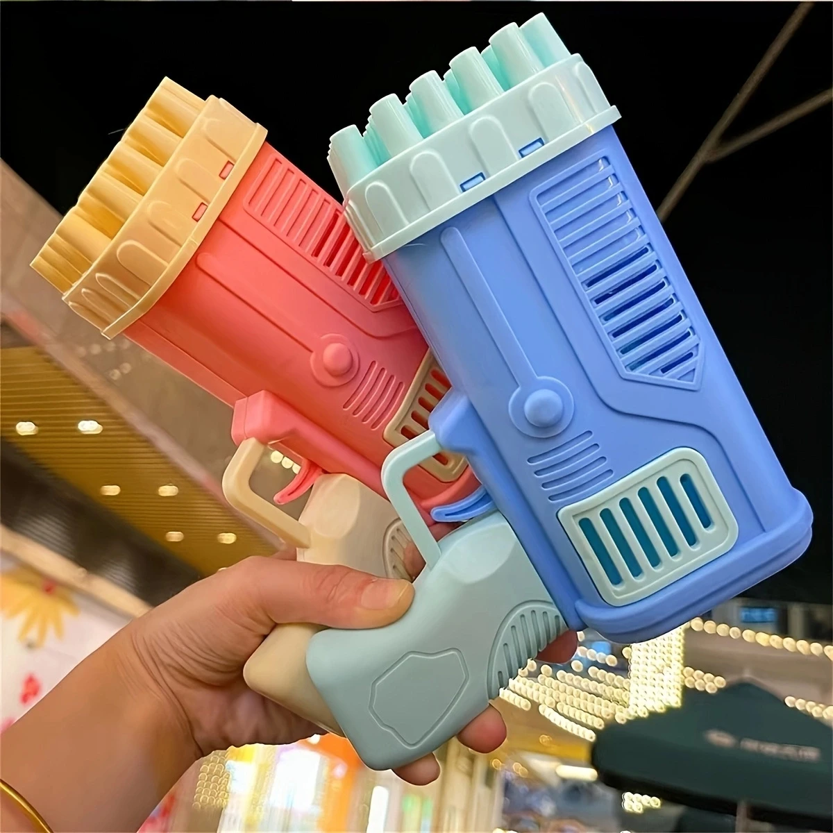 Pistola per bolle elettrica a 32 fori per bambini caldi, pistola per bolle elettrica, giocattoli per soffiare bolle genitore-figlio all'aperto senza bolle d'acqua a batteria
