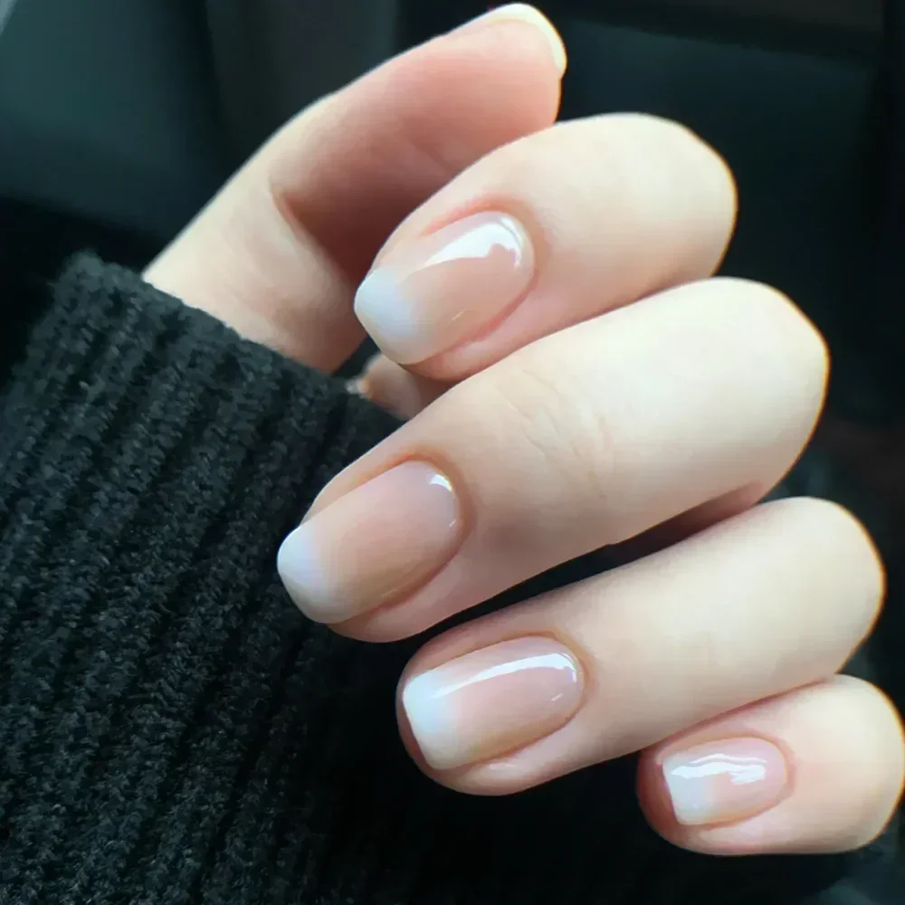 24 Uds. De uñas postizas blancas degradadas, uñas postizas simples de Ballet cuadradas cortas, prensa en uñas desnudas usables, puntas de manicura de cobertura completa