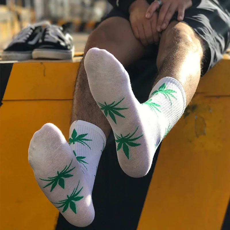 Hombre moda cómodos calcetines de algodón de alta calidad hoja de arce casual párrafo largo cáñamo hierba barco calcetines primavera y otoño
