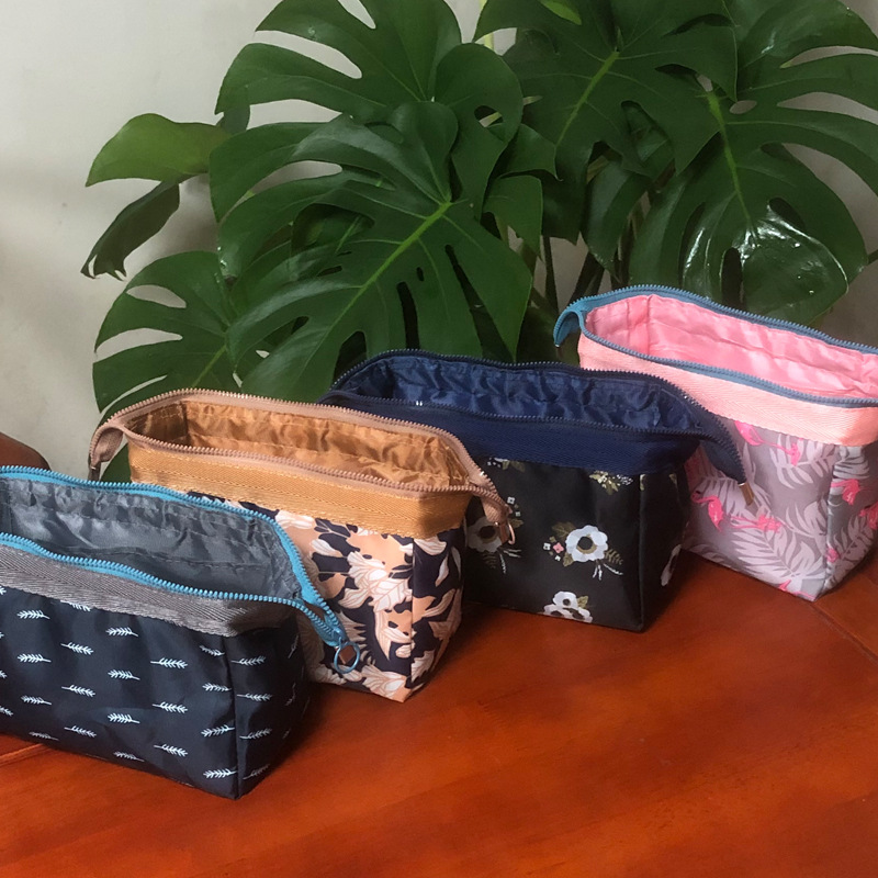 Women's makeup bag flamingo travel essentials toiletry storage bag portable Cosmetic Bag large capacity organizer storage bag