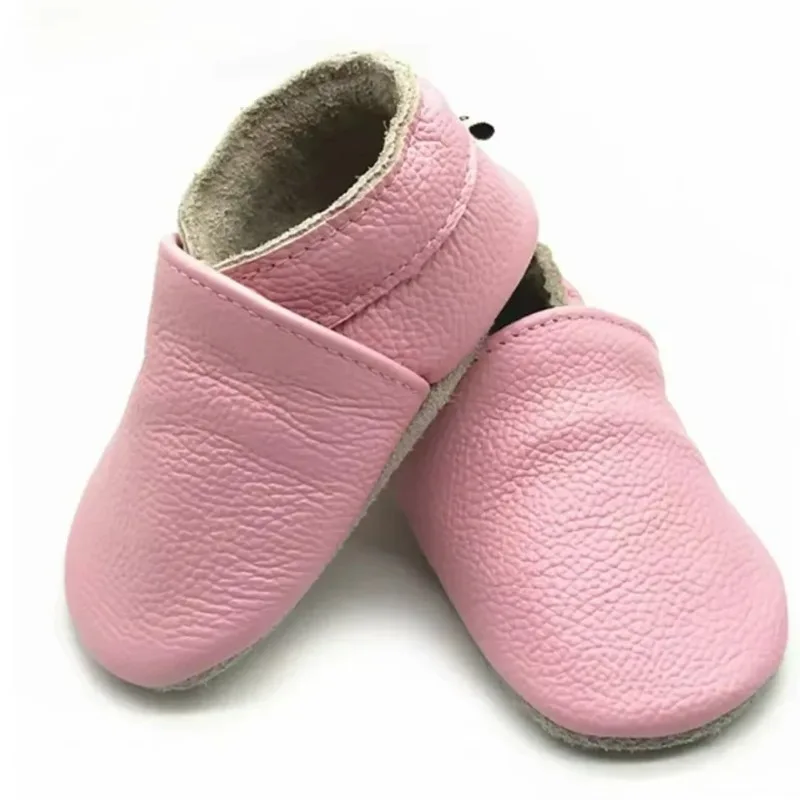 Sapatos de bebê de couro genuíno 2025 verão infantil da criança sapatos mocassins primeiro walker sola macia berço do bebê menino sapatos