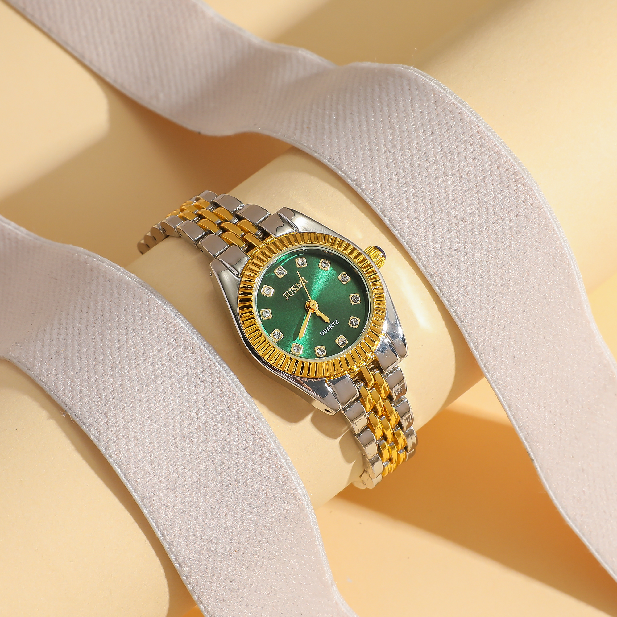 Feminino Aurora Shell diamante estrela relógio de quartzo, rosto Roma, pulseira dourada e aço, novo